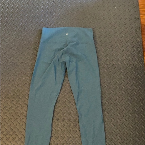 Lululemon blue leggings size 10! - Picture 2 of 5